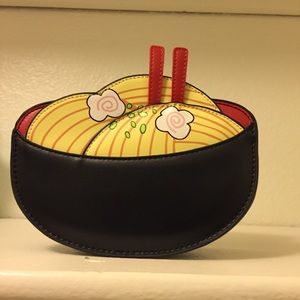 Quirky Bowl of noodles crossbody